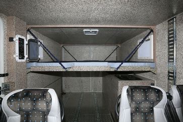 Интерьер автодома Mercedes Benz Unimog